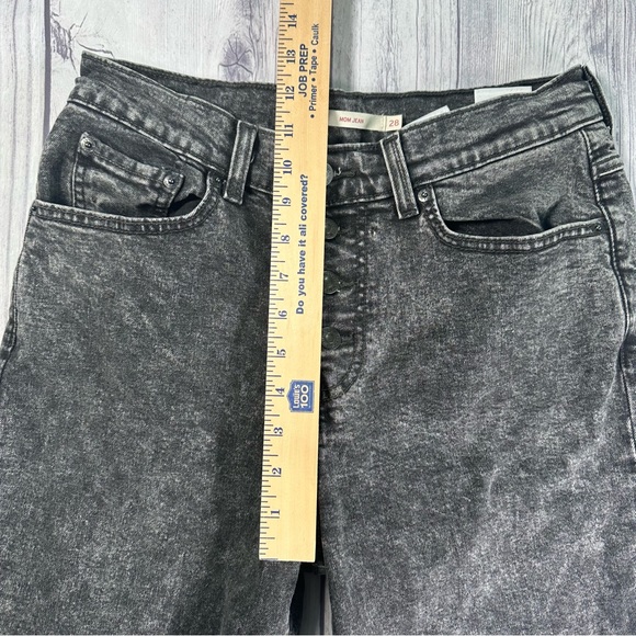 SOLD!! ๐ซ๐ซ LEVI'S VINTAGE INSPIRED EXPOSED BUTTON HIGH WAISTED MOM JEANS. SIZE 28 - Picture 8 of 10